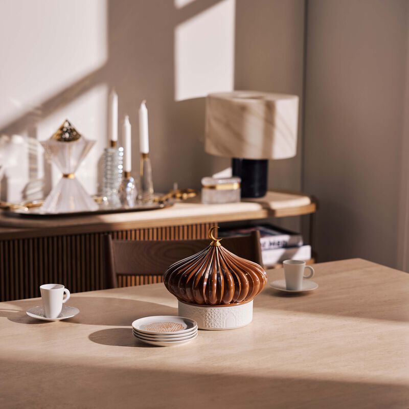 لادرو صندوق ماجستيك نايتس مع 4 أطباق باللون البني