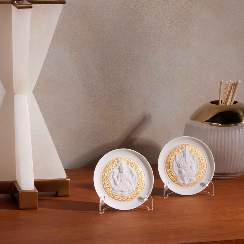 Goddess Lakshmi and Lord Ganesha Decorative Plates Set Gold lladro goddess lakshmi and lord ganesha decorative plates set gold