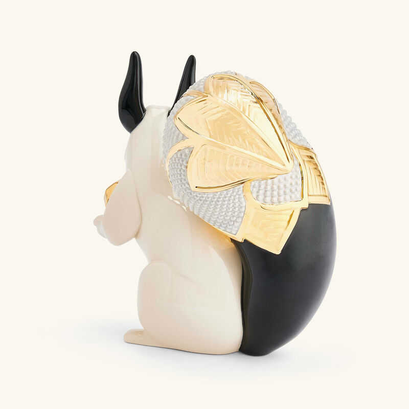 منحوتة السنجاب صغيرة لادرو منحوتة السنجاب صغيرة