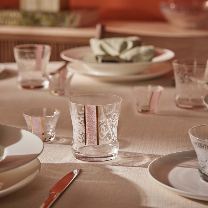 دملاج طقم نغم المؤلف من 6 كؤوس زجاجية قصيرة باللون الوردي