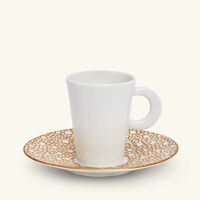 برناردو فنجان القهوة موردور مع صحنه أبيض