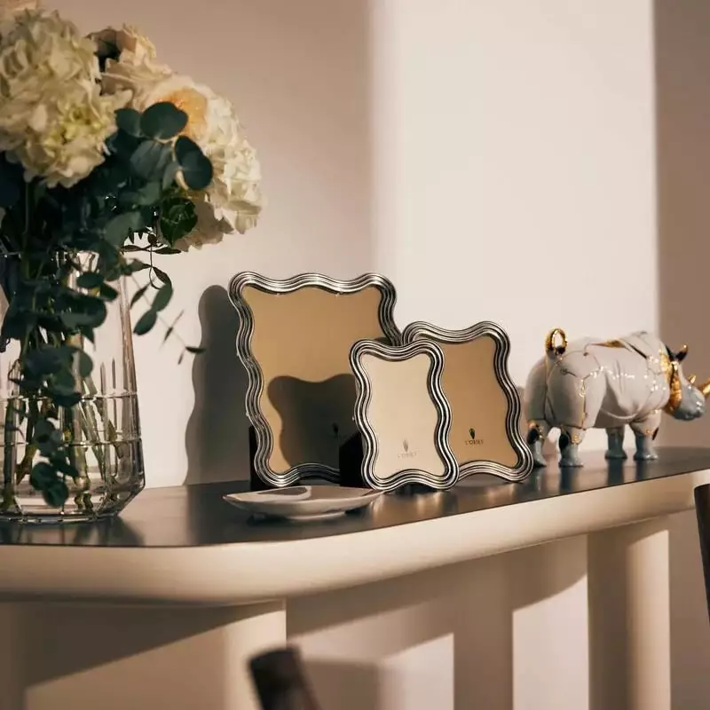 Ripple Frame 20x25 cm Platinum l objet ripple frame 20x25 cm platinum