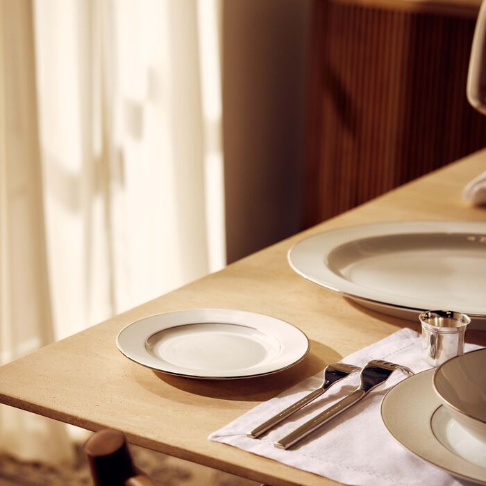 كريستوفل طبق الخبز آلبي باللون الفضي 16 سم