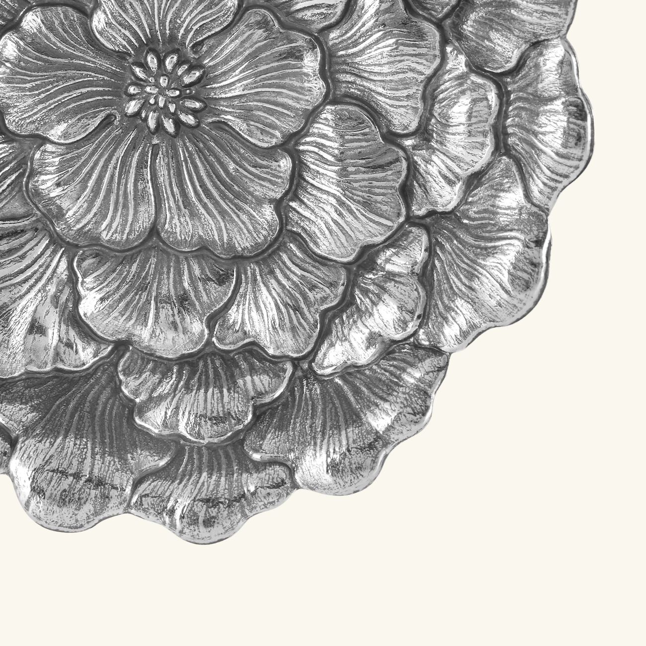 بوتشيلاتي وعاء على شكل زهرة الجاردينيا فضي بحجم متوسط