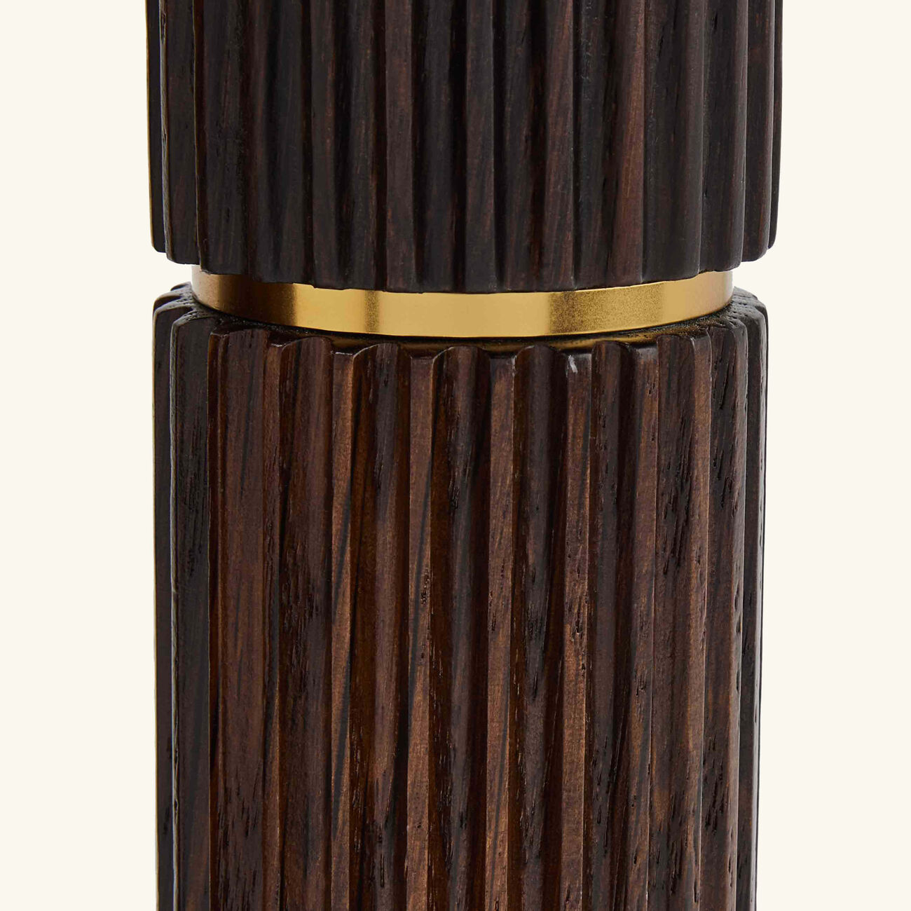 لوبجيه مرشتان للملح والفلفل مصنوعتان من خشب البلوط باللون البني