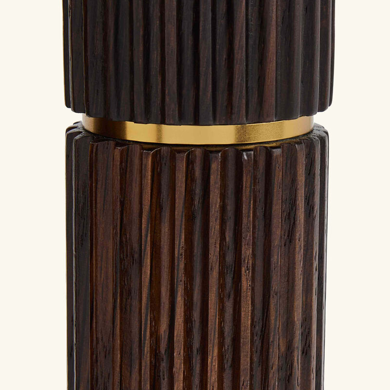 لوبجيه مرشتان للملح والفلفل مصنوعتان من خشب البلوط باللون البني