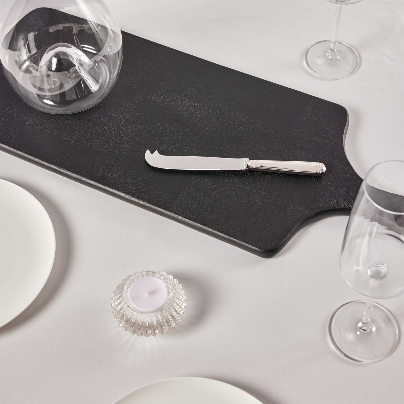 سكين الجبن مالميزون باللون الفضي كريستوفل سكين الجبن مالميزون باللون الفضي