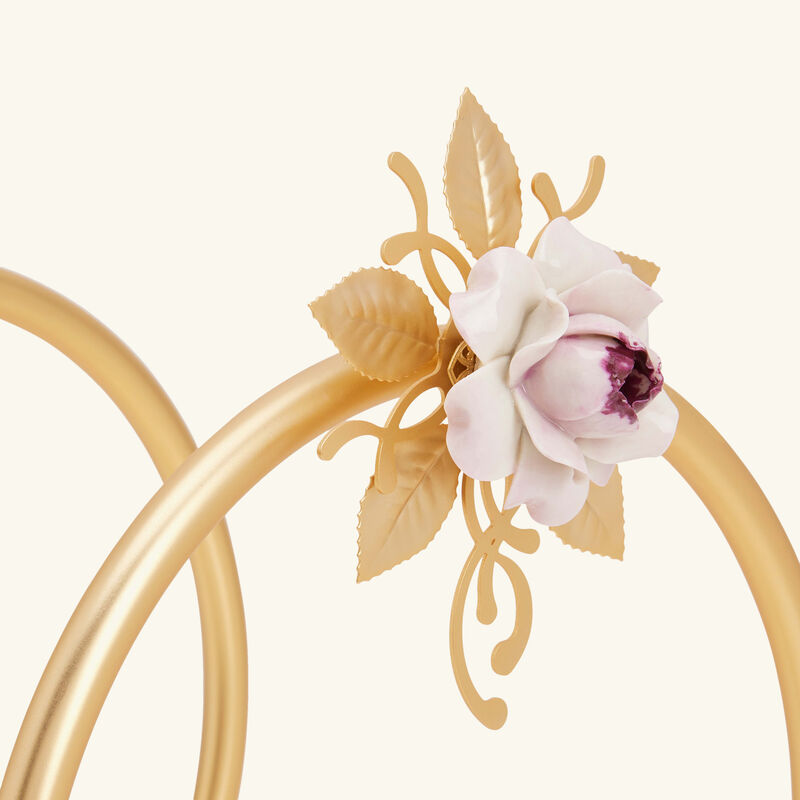 قاعدة الكيك إكسترافاجانزا باللون الذهبي فيلاري قاعدة الكيك إكسترافاجانزا باللون الذهبي