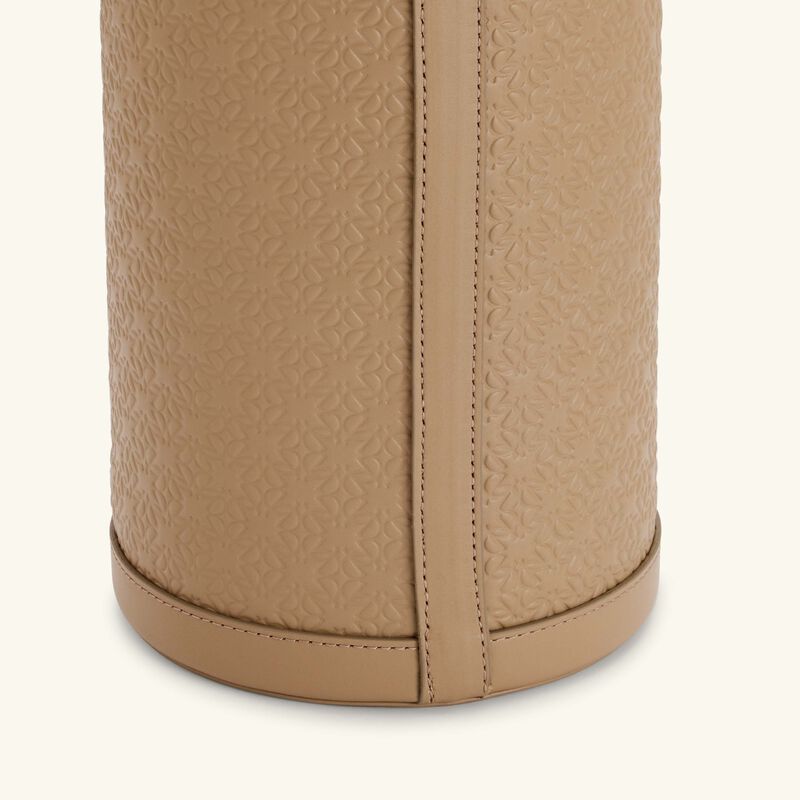 جيوبانيارا مزهرية إيلي صعب موتون مستديرة كبيرة باللون البيج