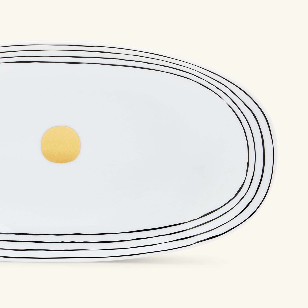 برناردو طبق الضيافة أبورو أسود 23 سم