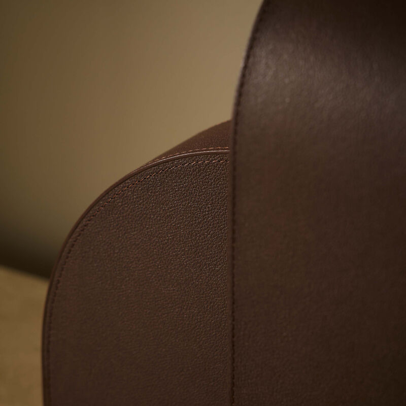 مسند كتب بني تكعيبي التصميم - لإسناد الكتب من اليسار آسولين مسند كتب بني تكعيبي التصميم لإسناد الكتب من اليسار