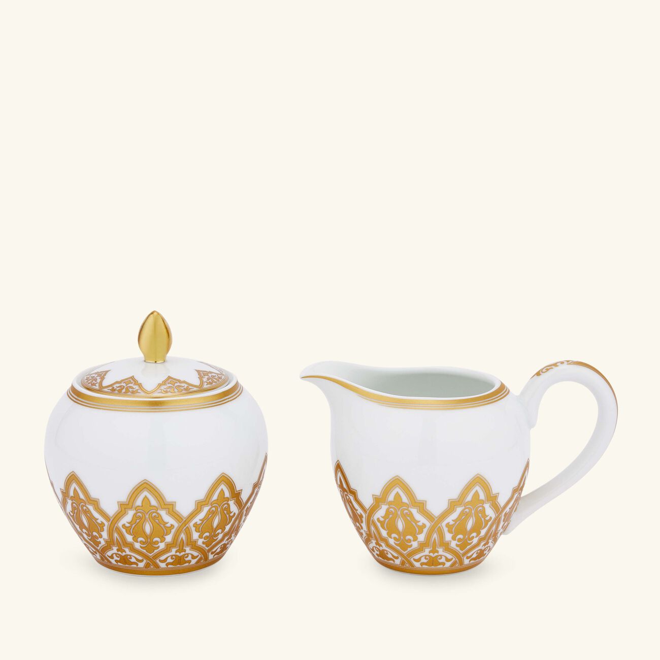 برناردو طقم الشاي فينيس باللون الذهبي