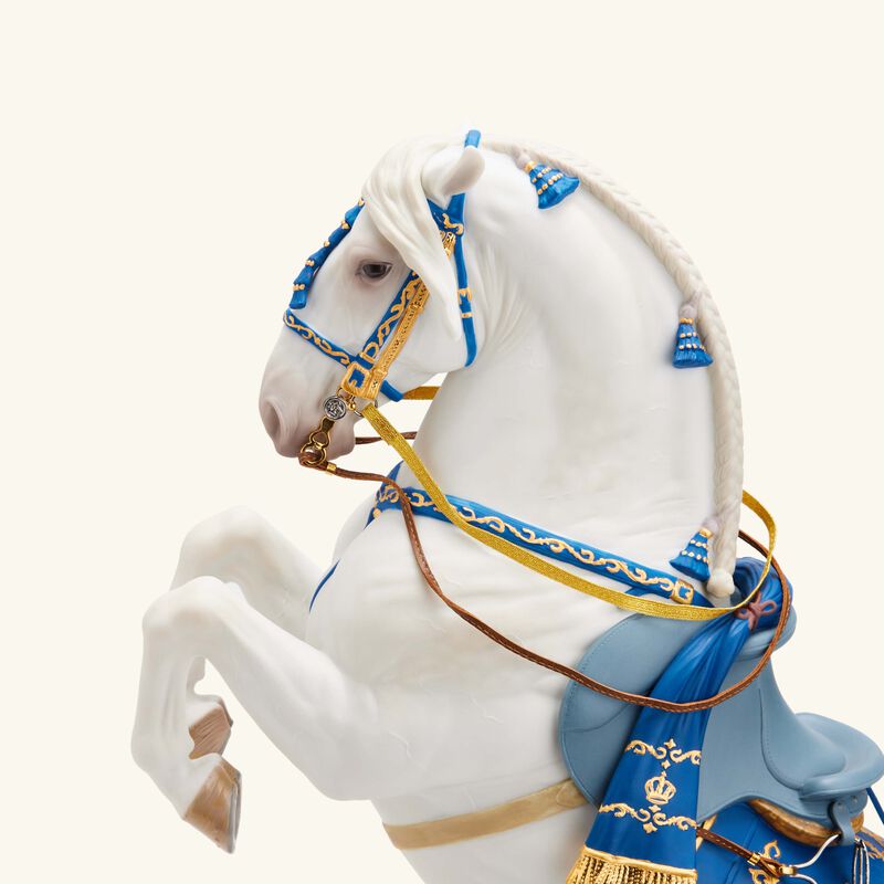 لادرو منحوتة على شكل حصان إسباني أصيل كبيرة زرقاء بإصدار محدود