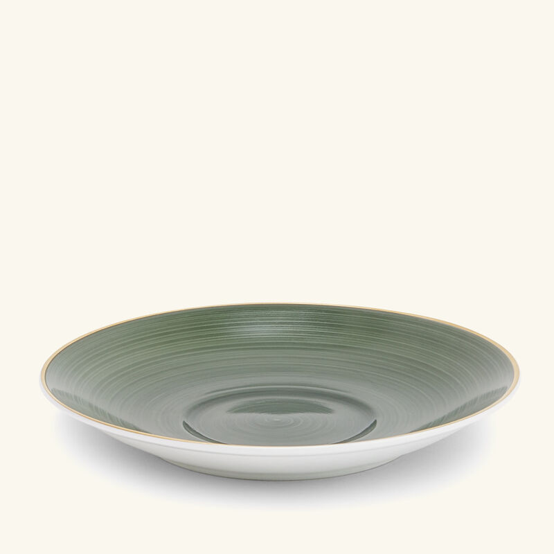 ماري داج كوب للفطور مع صحنه أخضر