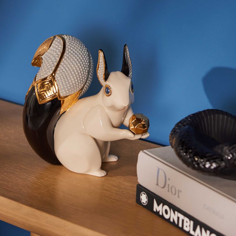 منحوتة السنجاب صغيرة لادرو منحوتة السنجاب صغيرة