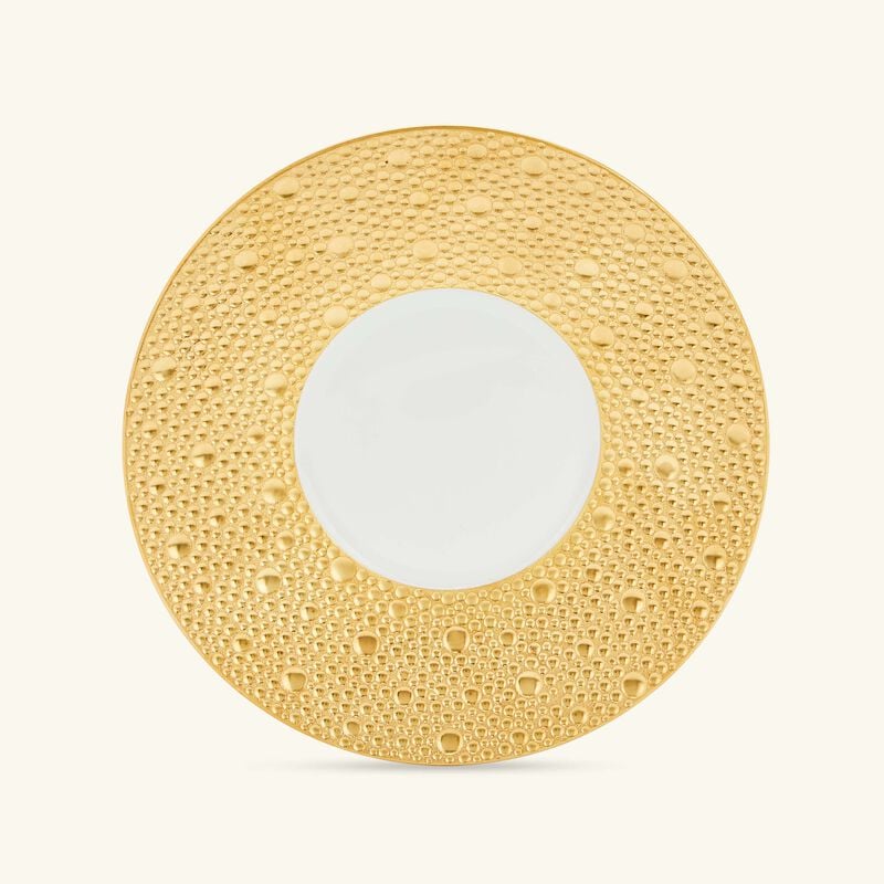 برناردو فنجان الشاي إكيوم مع صحنه باللون الذهبي