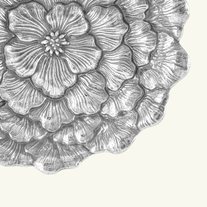 بوتشيلاتي وعاء على شكل زهرة الجاردينيا فضي بحجم صغير