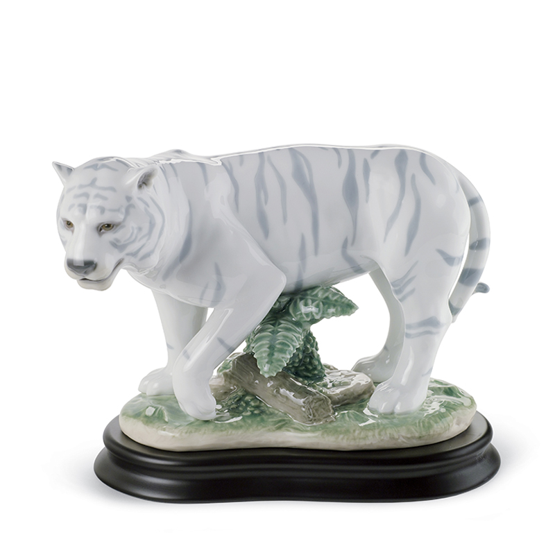 

Lladro The Tiger Figurine